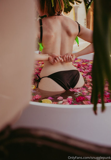 Snugglepunk exclusive actress image