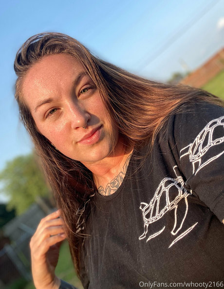 Whooty2166 porn model pictures