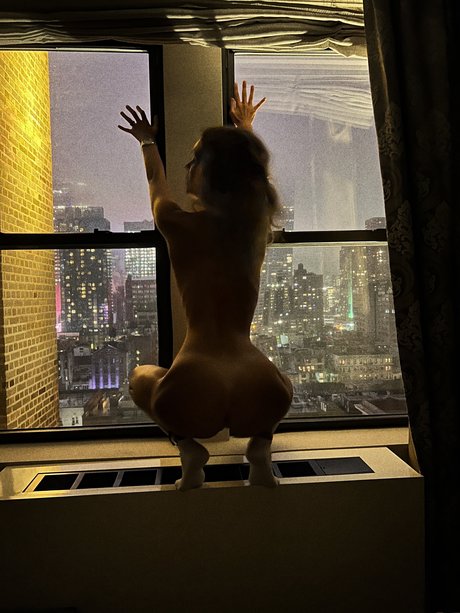 Demi Brouty nude model gallery