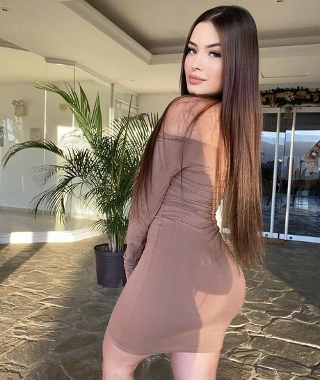 Nahomi Rojas pretty pornstar photo