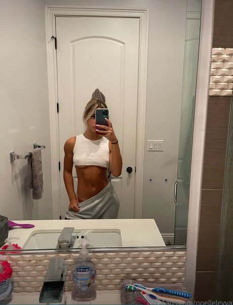 Noelle Leyva sexy model photos