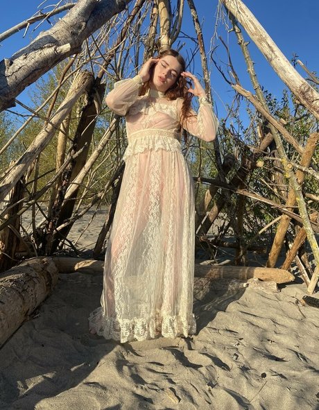 floraauclair model hot gallery