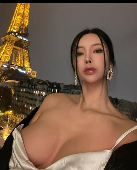 Baek Si Young Quick model image