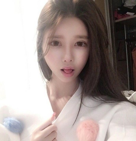 Baek Si Young pretty pornstar image