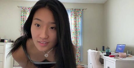 ehmbies pornstar nude picture