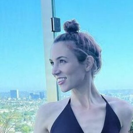 Becca Scott model adult img