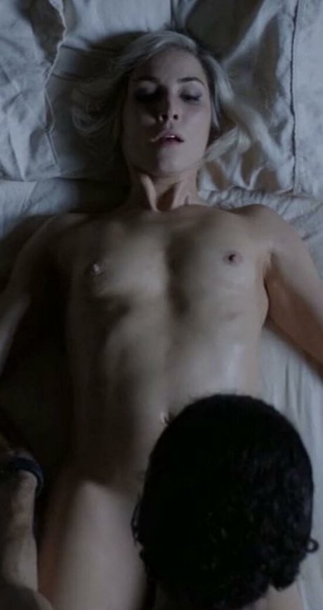 Noomi Rapace model erotic images