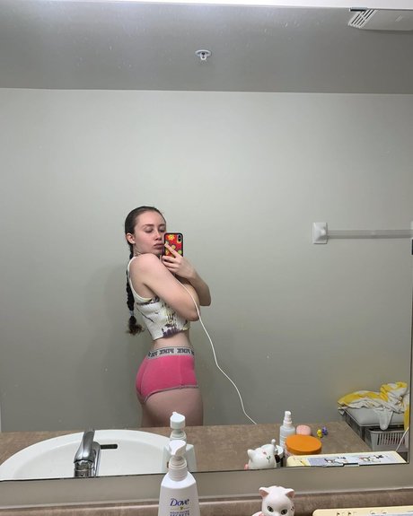 Alyssa Cleversey porn actress pictures