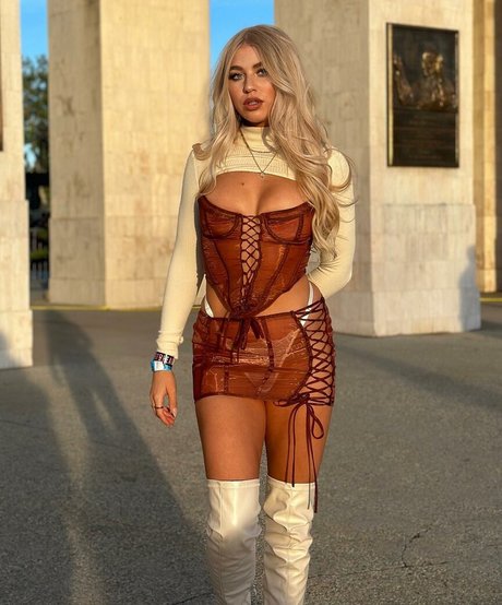 Ellismae xxx model img