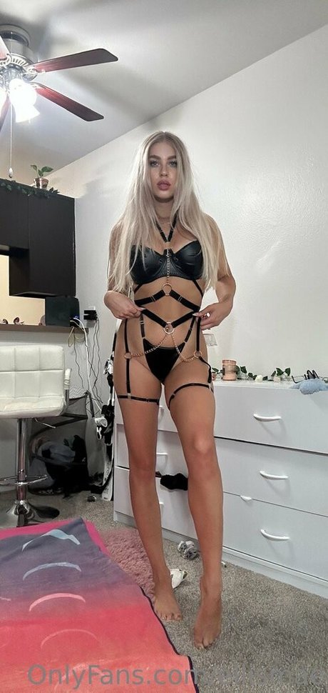 Ellismae pornstar exclusive galleries