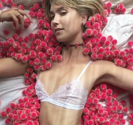 Lola Abbey model high quality galleries