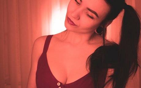 Chloe Ventura erotic pornstar pictures