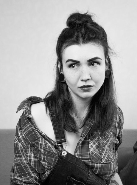 Chloe Ventura nude pornstar gallery