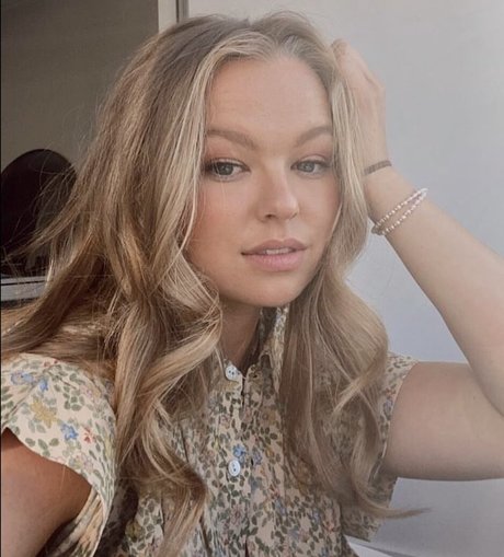 Jemma Donovan model sexy photos