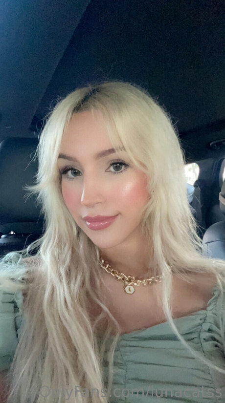 lunacatss pretty pornstar pics