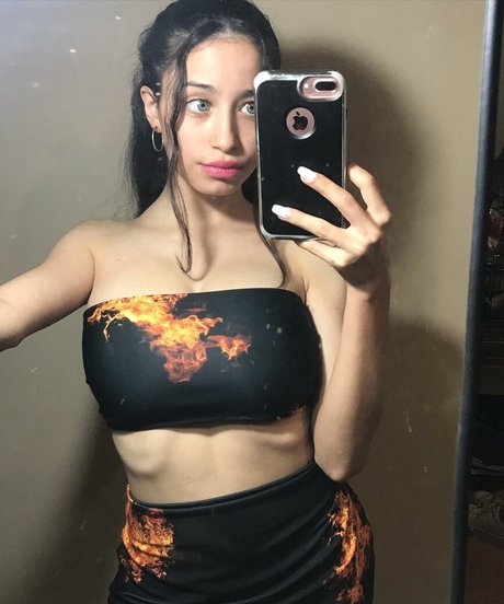 Milagros Seghi art model img