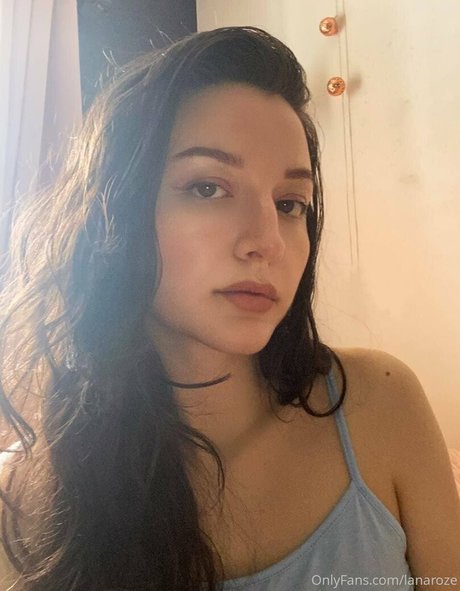 lanaroze erotic model gallery