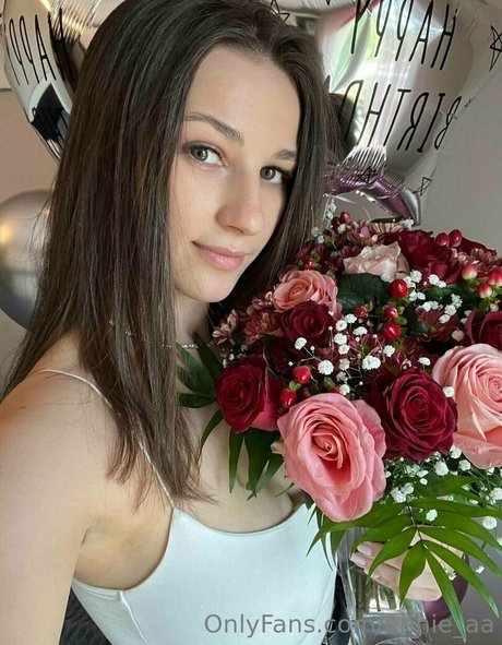 annie aa erotic actress image