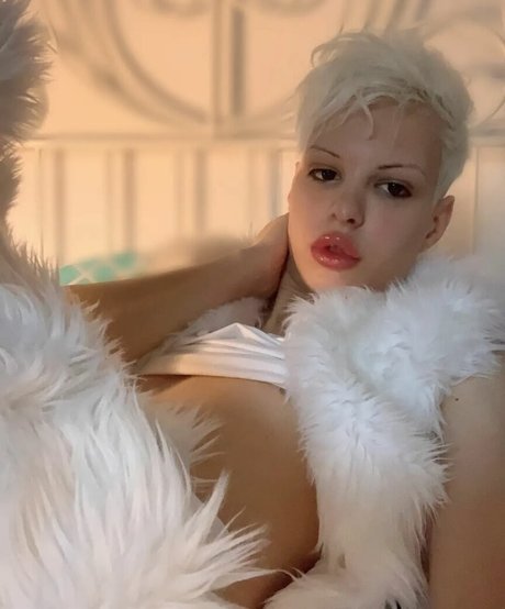 Blonditwink high quality model photos