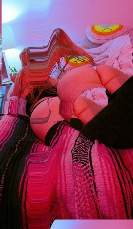 fairyhole pretty model img