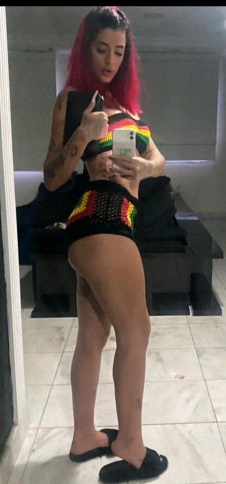 Azzy MC model top galleries