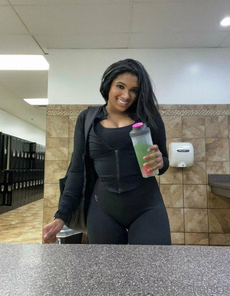 shapedbyshanice exclusive star image