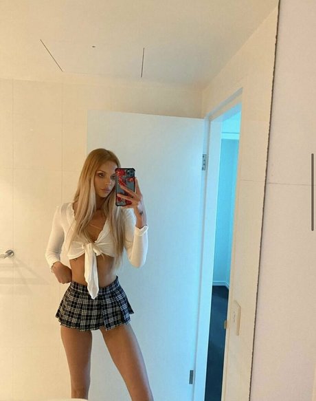 Abby Glasby erotic actress image