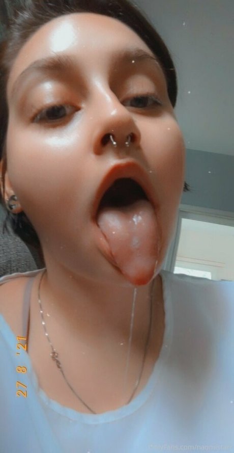 naomistarr art model photos