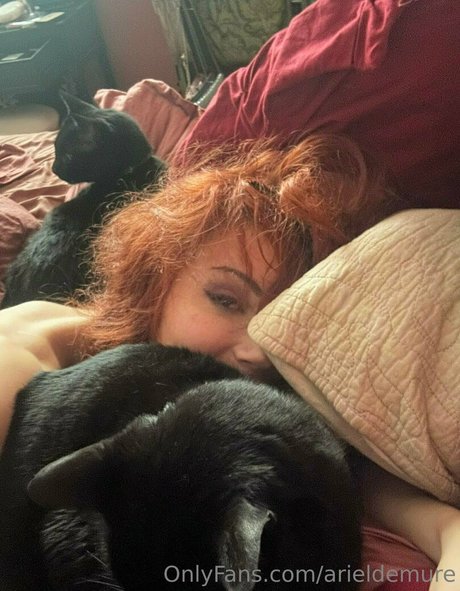 arieldemure star nude photo