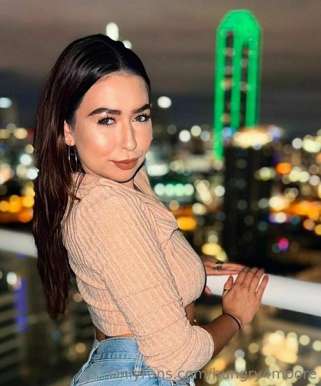 hungry4moore model adult galleries