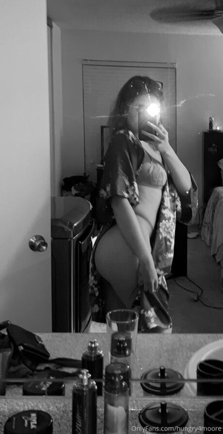 hungry4moore perfect model photo