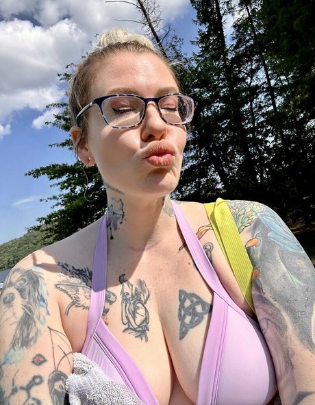 Sarah Karuna Satori pornstar top image