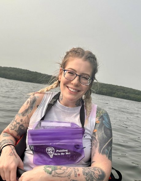 Sarah Karuna Satori art model img