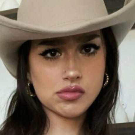 Ambergianna model porn picture