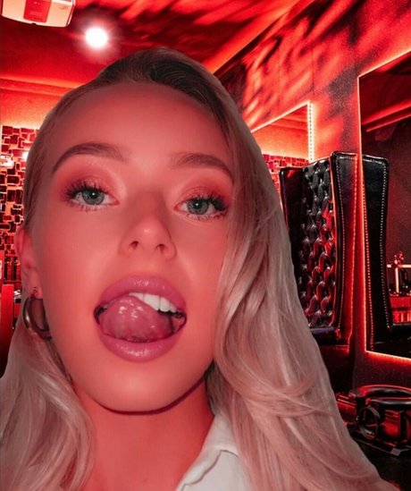 Obey Cardi hd pornstar pics