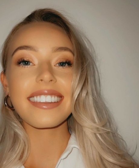 Obey Cardi star sex pic