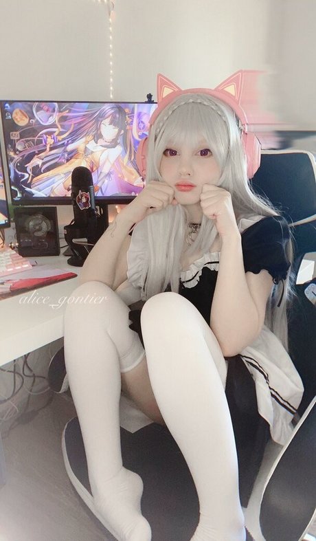 Araivun model nudes photo