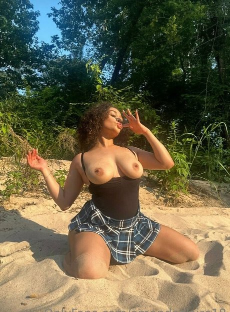 amandaclaire18 sex actress photo