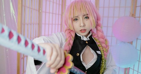 lesbian kissing onlyfans sex img