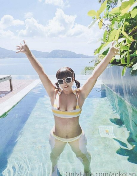 Aokotan hot actress photos