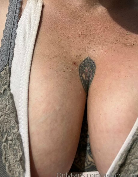 fat tits onlyfans hot xxx photo