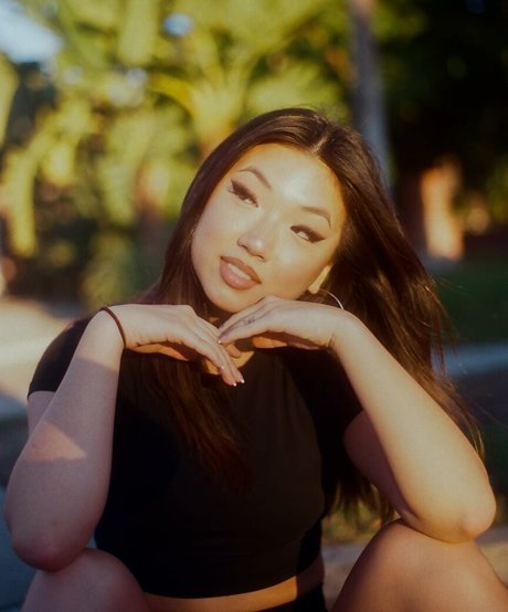 Maru Lee adult star image