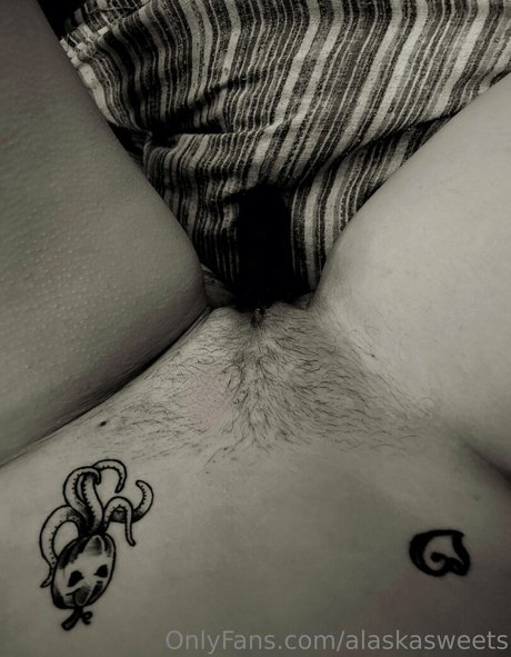 alaskasweets model exclusive pic