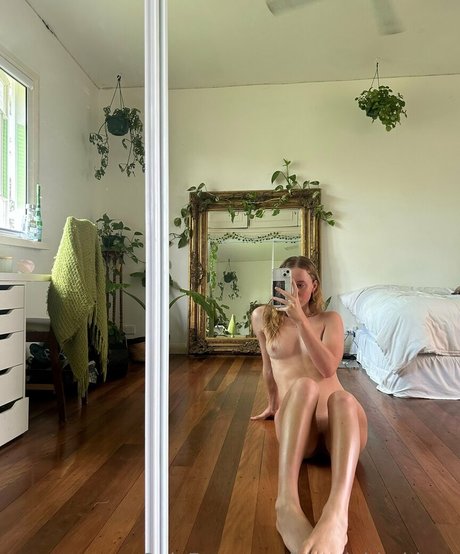 Blondebhabie art star photo