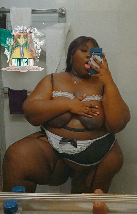 thiccmochahips naked pornstar pic