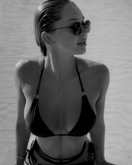 Madam Maru pornstar naked img