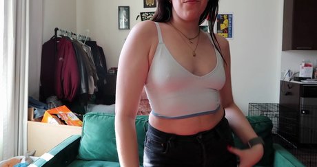 Amanda Golka pretty actress pictures