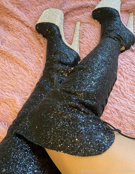 bunnyblondee pornographic actress pictures