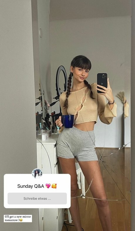 Stillatonik model high quality gallery