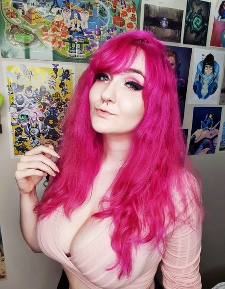 wzuia beautiful actress photos